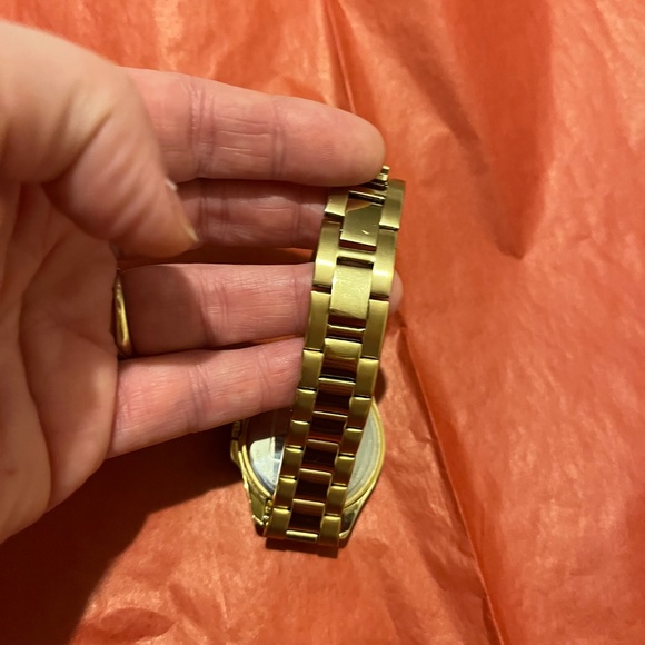 Authentic Women’s Coach Libby Gold Watch Sm/Med 20mm - Picture 6 of 9